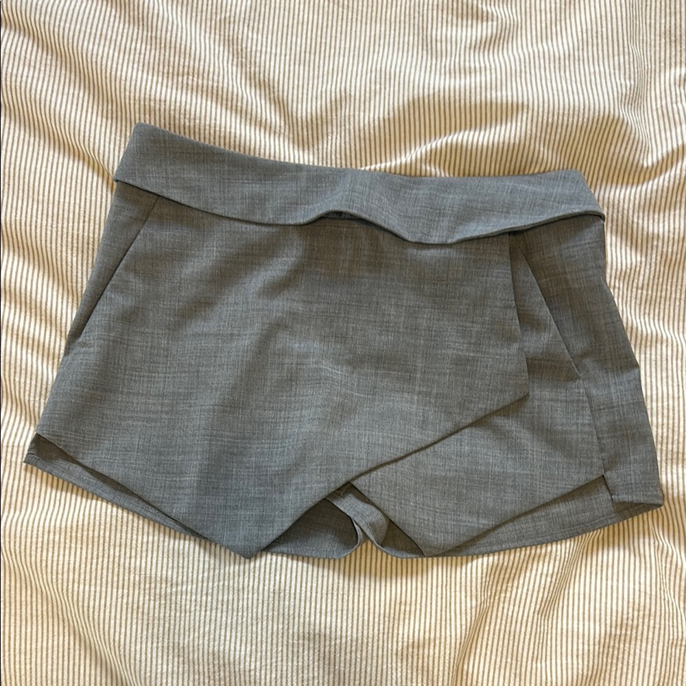 Aritzia Tula Skort
